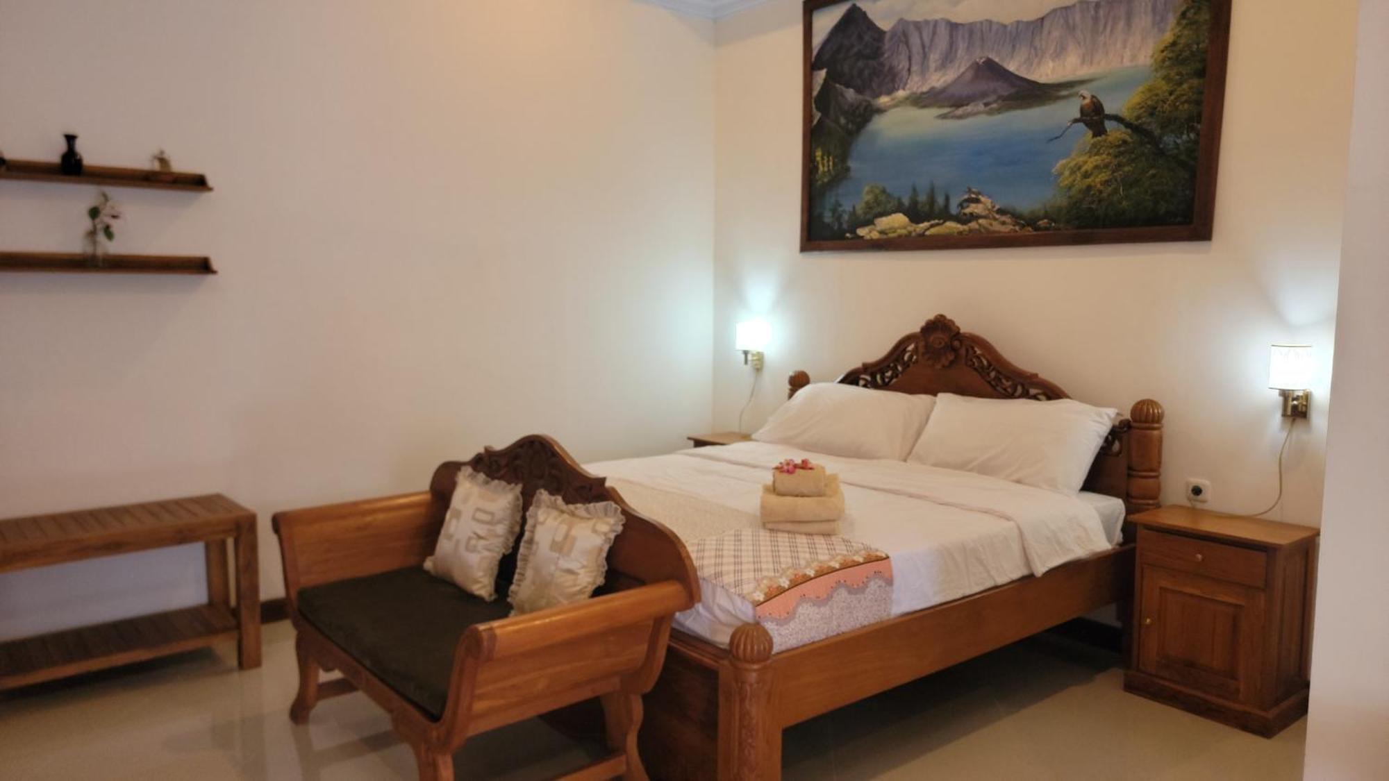 N Villa Lajor Екстер'єр фото
