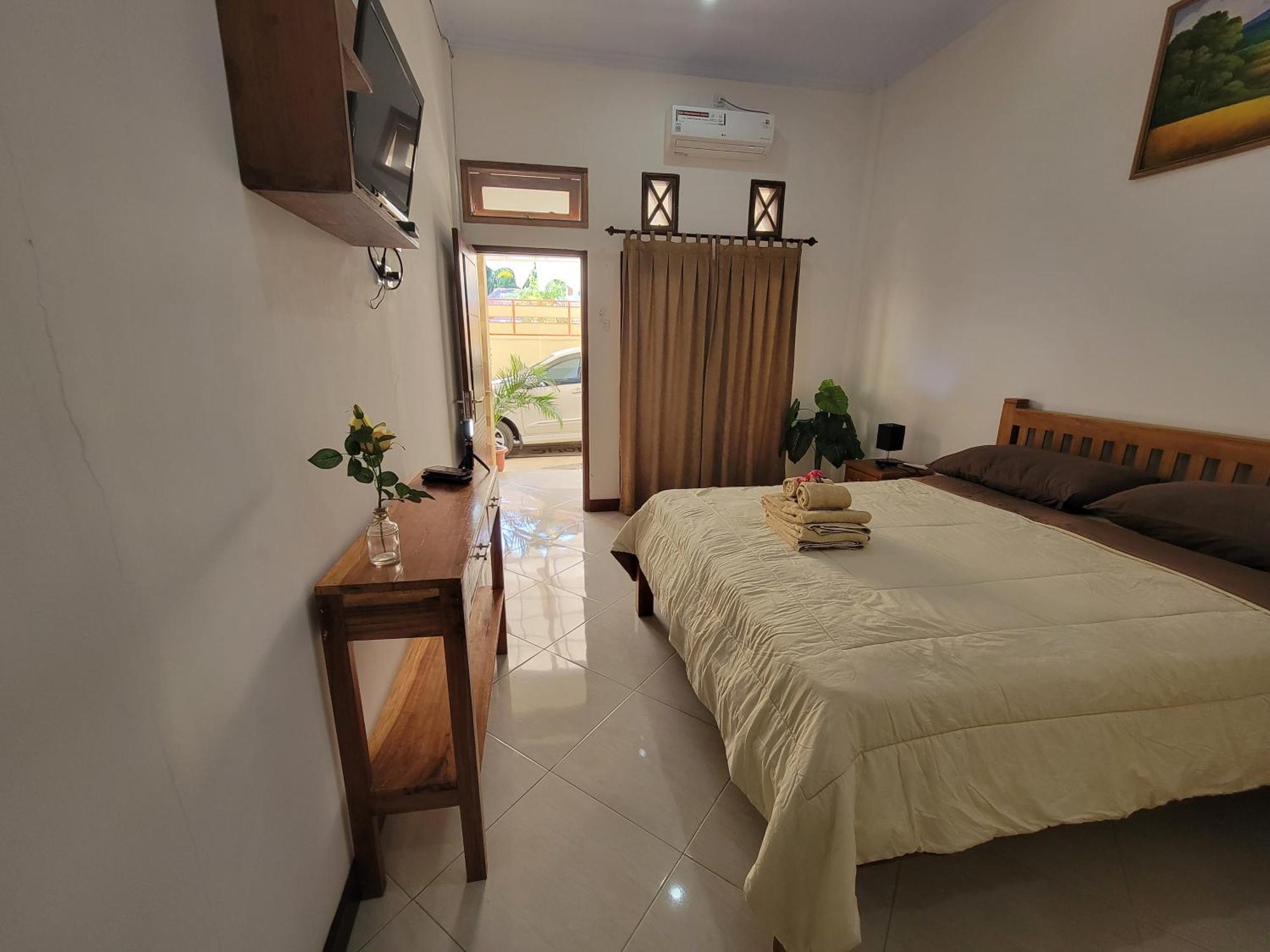N Villa Lajor Екстер'єр фото