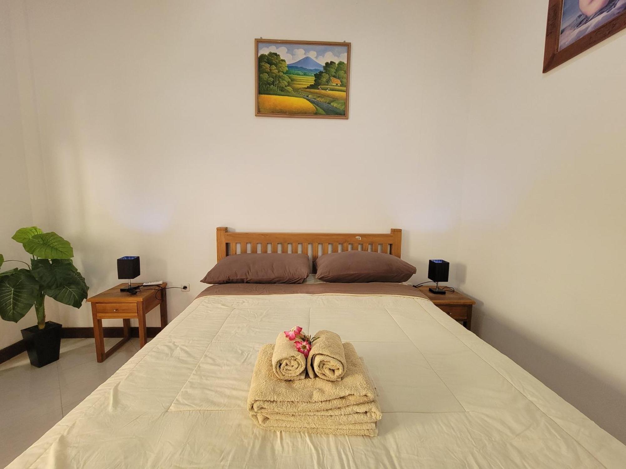 N Villa Lajor Екстер'єр фото