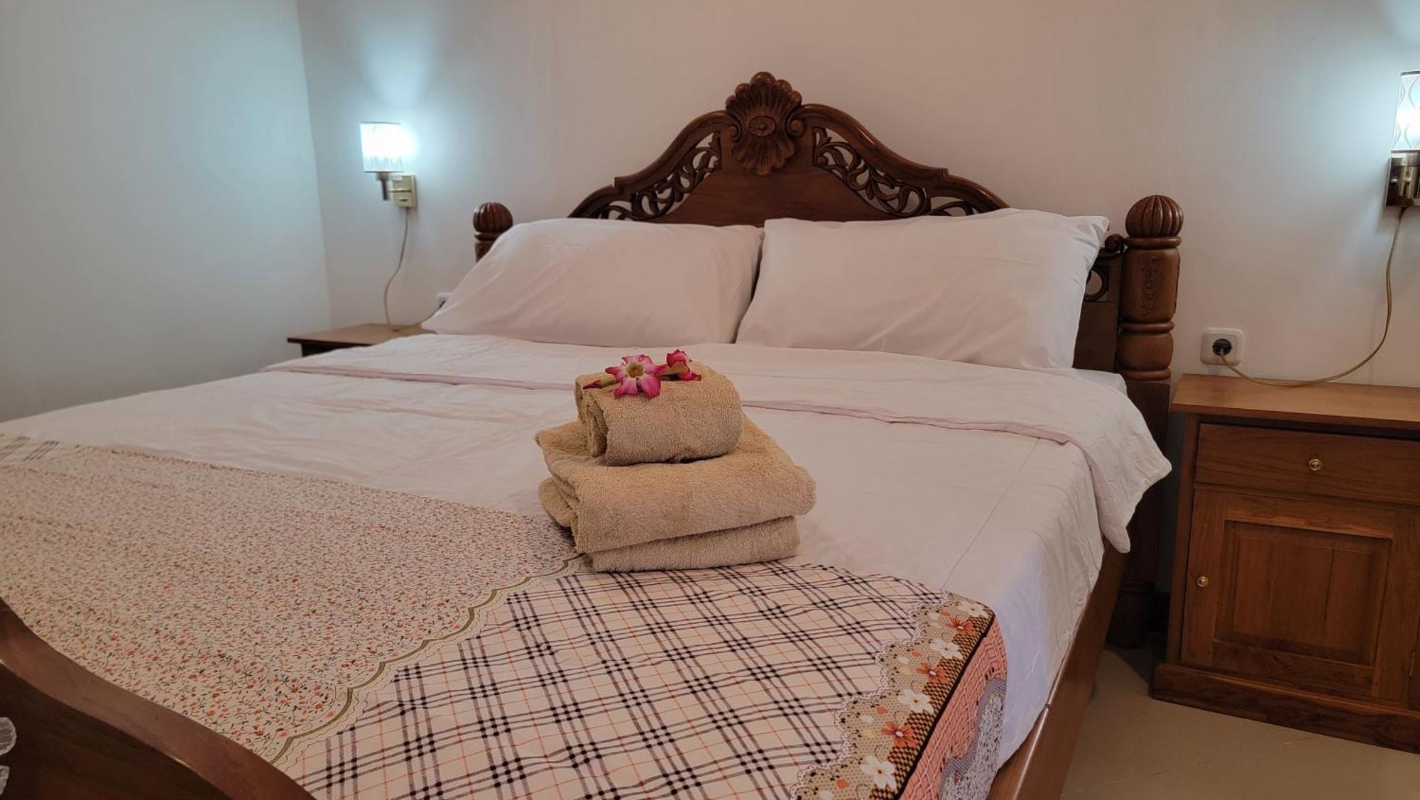 N Villa Lajor Екстер'єр фото