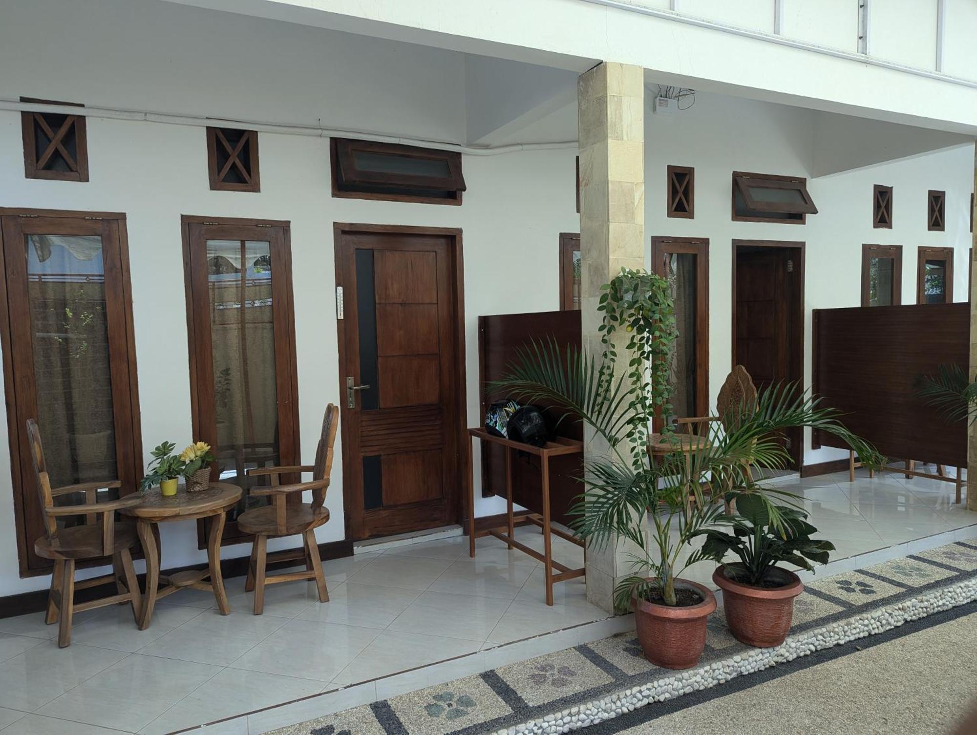 N Villa Lajor Екстер'єр фото